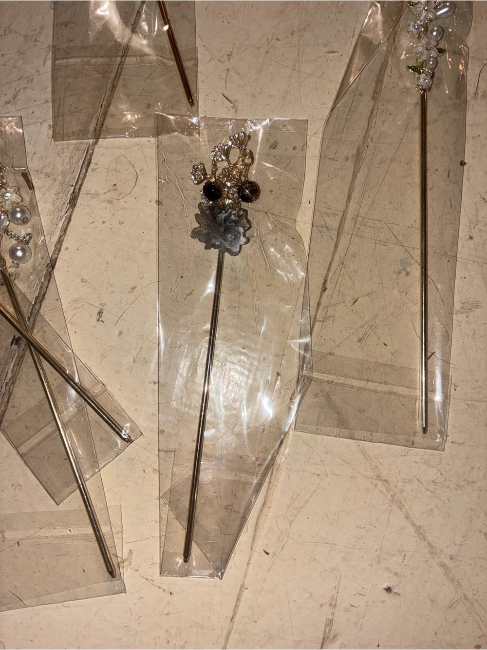 Elegant Pearl Wedding Hair Pins, Pack of 5 (Gold) Bendable, Delicate Handmade - Picture 6 of 8